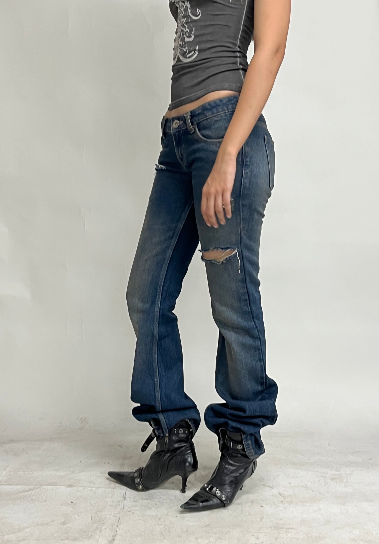 LOW WAIST FLARED JEANS - DISTRESSED MUDDY BLUE