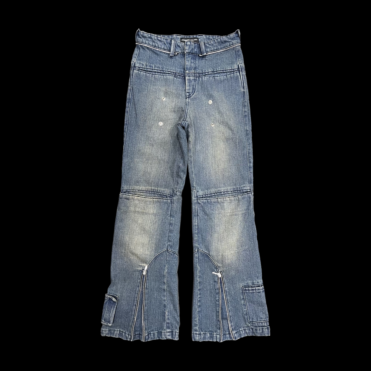 Tiberius Flared Jeans with no cargo pockets